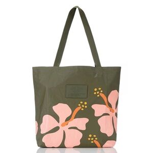 ALOHA Collection Green and Pink Floral Tote